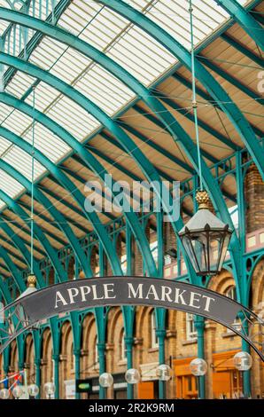 Apple Market, Covent Garden, London, England, UK Stock Photo
