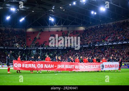 Freiburg Im Breisgau, Germany. 19th May, 2023. Soccer: Bundesliga, SC Freiburg - VfL Wolfsburg, Matchday 33, Europa-Park Stadion. The SC Freiburg players thank the fans after the match for their support in the 2022/2023 season. Credit: Tom Weller/dpa - IMPORTANT NOTE: In accordance with the requirements of the DFL Deutsche Fußball Liga and the DFB Deutscher Fußball-Bund, it is prohibited to use or have used photographs taken in the stadium and/or of the match in the form of sequence pictures and/or video-like photo series./dpa/Alamy Live News Stock Photo