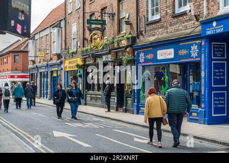 Golden Lion Pub on Church Street in York, North Yorkshire, England, UK Stock Photo