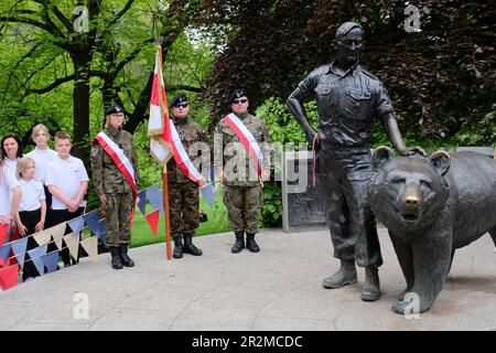 Edinburgh, Scotland, UK. 20th May 2023. Wojtek's Day in Princes Street Gardens with a ceremony next to the statue in his honour. Wojtek the soldier bear served with the Polish II Corps during world war II starting as a rank of Private and eventually being promoted to rank of Corporal. He helped to move ammunition crates, with chores and became a celebrity in his time. After WW2 the Polish II Corps and Wojtek moved to Scotland, and Wojtek subsequently moved to Edinburgh Zoo in 1947 and died in 1963 aged 21.  Credit: Craig Brown/Alamy Live News Stock Photo