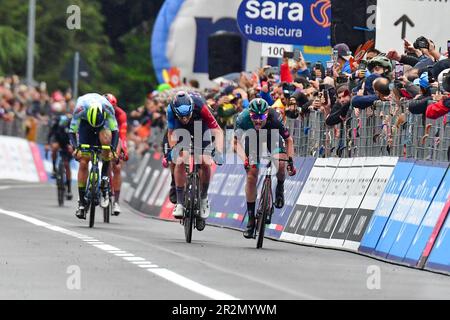 Cassano Magnago, Italy. 20th May, 2023. Cassano Magnago, Cassano Magnago, Italy, May 20, 2023, 50m to finish line - Stage 14 Giro d'Italia 2023 during 14 stage - Sierre - Cassano Magnago - Giro d'Italia Credit: Live Media Publishing Group/Alamy Live News Stock Photo