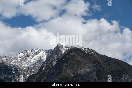 panorama delle montagne delle dolomiti al tramonto, tre cime patrimonio unesco Stock Photo