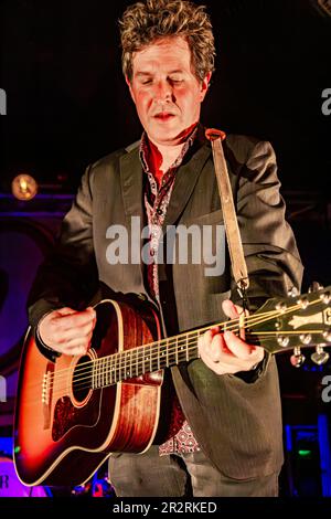 Mezzago Italy. 12 February 2011. The American singer songwriter STEVE WYNN performs live on stage at Bloom Live Club joined by members of the Italian rock band Afterhours. Stock Photo