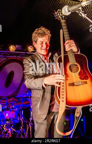 Mezzago Italy. 12 February 2011. The American singer songwriter STEVE WYNN performs live on stage at Bloom Live Club joined by members of the Italian rock band Afterhours. Stock Photo