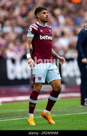 Emerson Palmieri of West Ham United during the pre-game warmup ahead of ...