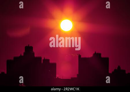 The sunset looking towards lower Manhattan from Williamsburg, Brooklyn. Stock Photo