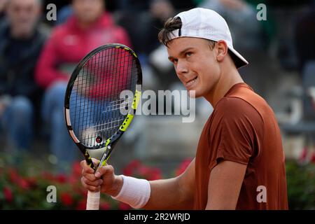 Norway's Casper Ruud celebrates a winning point during a semi final match  against Denmark's Holger Rune at the Italian Open tennis tournament in  Rome, Italy, Saturday, May 20, 2023. (AP Photo/Alessandra Tarantino