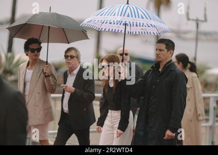 CANNES, FRANCE - MAY 21: ( L-R) Director Todd Haynes and Julianne Moore after the ''May December'' photocall at the 76th annual Cannes film festival at Palais des Festivals on May 21, 2023 in Cannes, France (Photo by Luca Carlino/NurPhoto)0 Credit: NurPhoto SRL/Alamy Live News Stock Photo