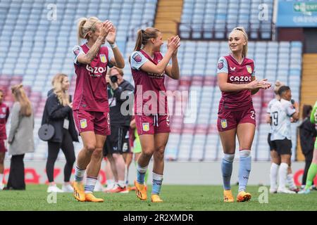 Birmingham, UK. 21st May, 2023. Birmingham, England, May 21st 2023: Players applaud fans at full time of the Barclays FA Womens Super League game between Aston Villa and Liverpool at Villa Park in Birmingham, England (Natalie Mincher/SPP) Credit: SPP Sport Press Photo. /Alamy Live News Stock Photo