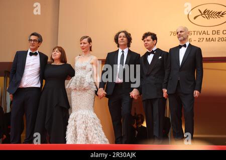 Cannes, France. 22nd May, 2023. CANNES, France on 19. MAY 2023; Producer Ewa Puszczynska, Sandra Hüller, Director Jonathan Glazer, Christian Friedel and Producer James Wilson attend the 'The Zone Of Interest' red carpet during the 76th annual Cannes film festival at Palais des Festivals on May 19, 2023 in Cannes, France., picture and copyright Thierry CARPICO/ATP images (CARPICO Thierry/ATP/SPP) Credit: SPP Sport Press Photo. /Alamy Live News Stock Photo