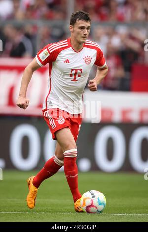 benjamin-pavard-of-bayern-