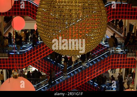 France, Paris, 7th arrondissement, 'Le Bon marché' entrance (shopping  center Stock Photo - Alamy
