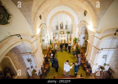 celebracion de misa cristiana en la ermita de Sant Honorat, Puig de Randa, municipio de Algaida, Mallorca, Islas Baleares, España. Stock Photo