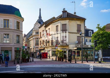Meaux, France - May 18, 2023 : 'Rue du Général leclerc' pedestrian shopping street in the town center of Meaux in the French department of Seine et Ma Stock Photo