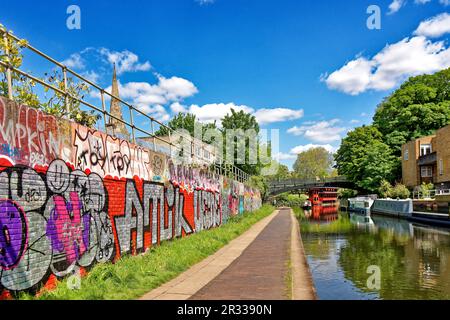 London Regents Canal Springtime the canal near London Zoo Feng Shang Princess under the bridge Stock Photo