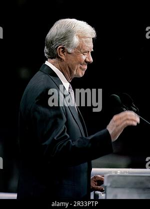 NEW YORK, NEW YORK - JULY 14, 1992  Former United States President James Carter addresses the 1992 Democratic Nominating Convention from the center stage at Madison Square Garden. Stock Photo