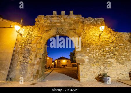 arco de arriba - puerta de oriente, Conjunto medieval amurallado, Retortillo de Soria, Soria, comunidad autónoma de Castilla y León, Spain, Europe. Stock Photo