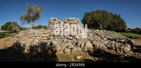 talayot circular, conjunto prehistórico de Capocorb Vell, principios del primer milenio a. C. (Edad de Hierro), Monumento Histórico Artístico, Llucmajor, Mallorca, Balearic islands, spain. Stock Photo