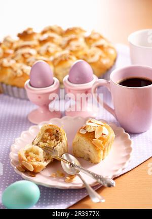 Afbreek Paasbrood – Dutch Easter bread with a marzipan filling Stock Photo