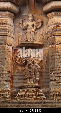 Carvings on the Sri Kamakshi Vaidyanatha Swamy Temple, Pushpagiri ...