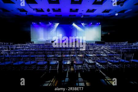 Empty chairs in large Conference hall for Corporate Convention or Lecture Stock Photo
