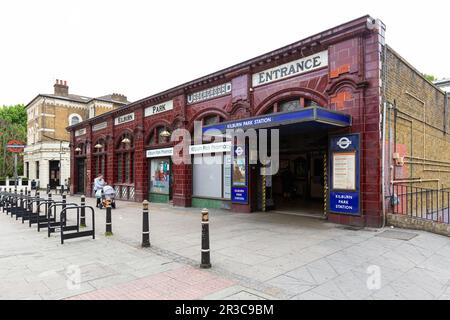 Kilburn Park Station Building Stock Photo