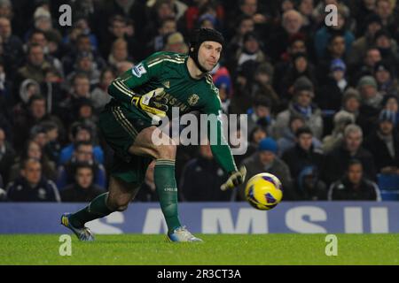 Petr Cech of Chelsea throws the ball during the Barclays Premier League match between Chelsea and Southampton at Stamford Bridge on Wednesday 16th Jan Stock Photo