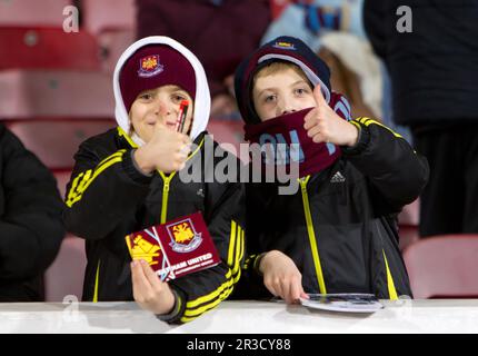 Young West Ham fans looking forward to the match. Spurs beat West Ham 3:2West Ham United 25/02/13 West Ham United V Tottenham Hotspur  25/02/13 The Pr Stock Photo