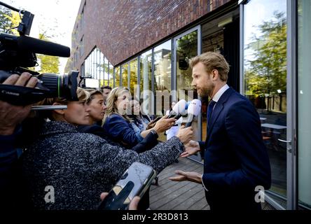 THE HAGUE - Minister Dennis Wiersma (Primary and Secondary Education) responds to his behavior as a Member of Parliament after the education minister apologized to the VVD party of the House of Representatives earlier in the day. ANP ROBIN VAN LONKHUIJSEN netherlands out - belgium out Stock Photo