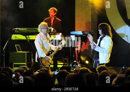 Milan Italy 2010-04-11:Milan Italy 2010-04-11:Mick Jones guitarist and the singer Kelly Hansen of Foreigner during the concert at the Alcatraz Stock Photo