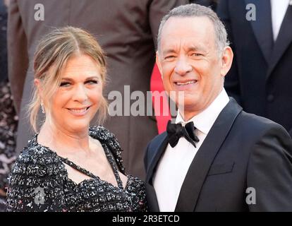 Cannes, Cannes, France. 23rd May, 2023. Actor TOM HANKS and wife RITA WILSON attend the screening and red carpet event for the movie 'ASTEROID Cannes', directed by WES ANDERSON, which is in competition, during the 76th annual Cannes film festival at Palais des Festivals on May 23, 2023 in Cannes, France. (Credit Image: © Alexandra Fechete/ZUMA Press Wire) EDITORIAL USAGE ONLY! Not for Commercial USAGE! Stock Photo