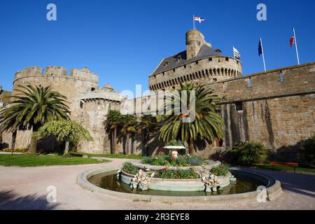 The castle of Duchess Anne of Brittany in the walled city houses the town hall of Saint-Malo. Brittany, France Stock Photo