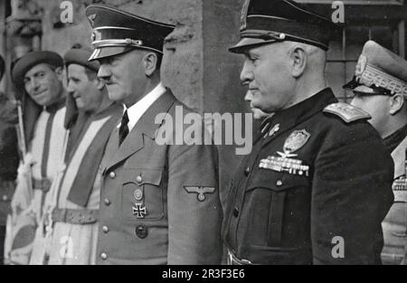 1940, the Italian dictator, Benito Mussolini meets Hitler in Italy Stock Photo