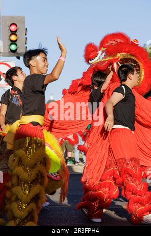 Sacramento, United States. 19th May, 2023. Asian American Pacific Islander Night Market Held at California State Capitol in Sacramento on May 19, 2023. Local Youth Perform Chinese Dragon Dance To Large Crowds at 2nd Annual AAPI Night Market. (Photo by Penny Collins/NurPhoto) Credit: NurPhoto SRL/Alamy Live News Stock Photo