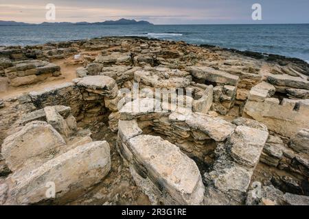 Necrópolis de Son Real , conjunto de construcciones funerarias , término municipal de Santa Margalida, Mallorca, balearic islands, spain, europe. Stock Photo