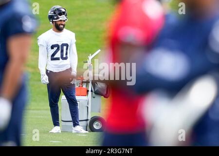 Seattle Seahawks cornerback Lance Boykin (18) and safety Julian Love (20)  jog on the field before the NFL football team's mock game, Friday, Aug. 4,  2023, in Seattle. (AP Photo/Lindsey Wasson Stock Photo - Alamy