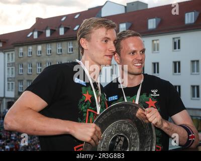 Gisli Kristjansson and Omar Ingi Magnusson SC Magdeburg with German Champion T-Shirt and Medal Stock Photo