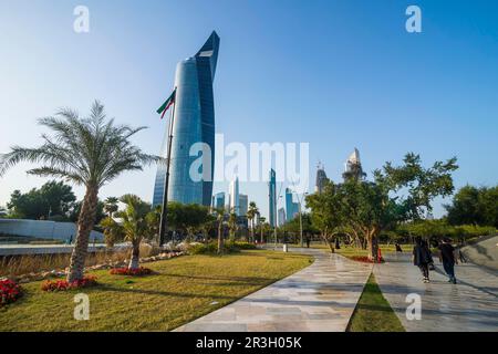 Al Hamra tower and the Al Shaheed Park, Kuwait City, Kuwait Stock Photo ...