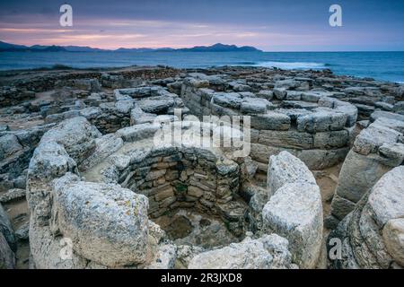 Necrópolis de Son Real , conjunto de construcciones funerarias , término municipal de Santa Margalida, Mallorca, balearic islands, spain, europe. Stock Photo