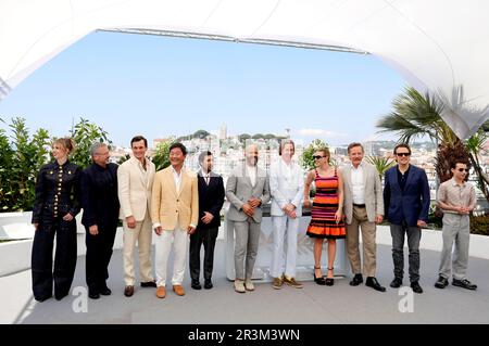 Maya Hawke, Steve Carell, Rupert Friend, Stephen Park, Jason Schwartzman, Jeffrey Wright, Wes Anderson, Scarlett Johansson, Bryan Cranston, Matt Dillon, und Jake Ryan beim Photocall zum Kinofilm 'Asteroid City' auf dem Festival de Cannes 2023 / 76. Internationale Filmfestspiele von Cannes am Palais des Festivals. Cannes, 24.05.2023 Stock Photo