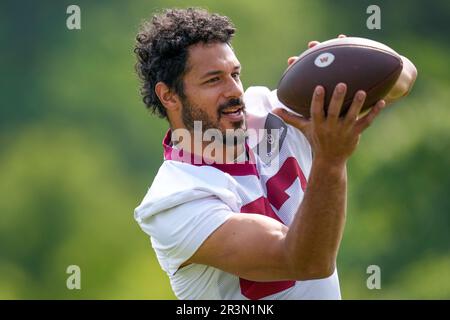 Washington Commanders tight end Logan Thomas (82) runs a route against the  Detroit Lions during an NFL football game, Sunday, Sept. 18, 2022, in  Detroit. (AP Photo/Rick Osentoski Stock Photo - Alamy