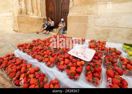 fresas, mercado semanal, Sineu, Mallorca, balearic islands, Spain. Stock Photo