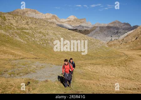 Alto de Budogia (2367 mts), Mesa de los Tres Reyes (2448 mts), Pico Mouscaté (2236 mts), Petrachema-Ansabere (2378 mts), Hoya de la Solana, Parque natural de los Valles Occidentales, Huesca, cordillera de los pirineos, Spain, Europe. Stock Photo