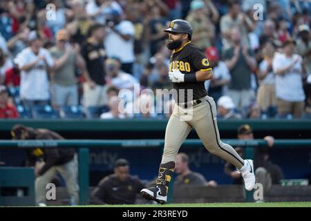 San Diego Padres' Fernando Tatis Jr., right, and Rougned Odor (24