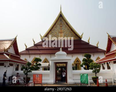 Wat Chana Songkram opposite the  Khaosan Road in Bang Lamphu, Bangkok, Thailand. Stock Photo