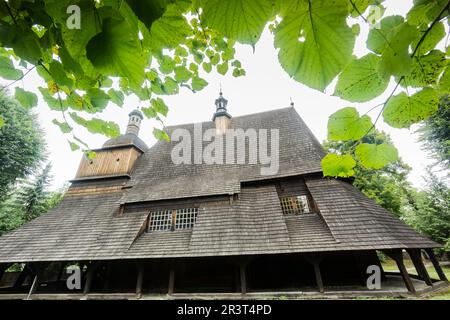 iglesia de San Felipe y Jacob, construida en 1516 , Sekowa, voivodato de la Pequeña Polonia, Carpatos, Polonia, europe. Stock Photo