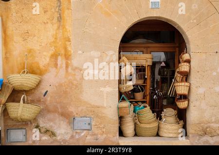 cestos de mimbre y esparto, Can Verdera, Campos, Mallorca, balearic islands, Spain. Stock Photo