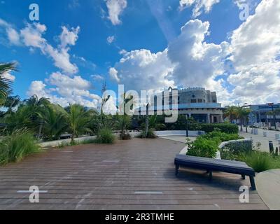 Progreso, Yucatan, Mexico - Nov 23 2022: Port city of the peninsula, a stop for cruise ships docking at its iconic long pier. The Malecon is a promena Stock Photo