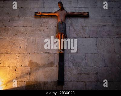 Santo Cristo del Milagro, talla románica de procedencia francesa realizada hacia el año 1100, Catedral de Santa María de la Asunción, El Burgo de Osma, Soria, comunidad autónoma de Castilla y León, Spain, Europe. Stock Photo