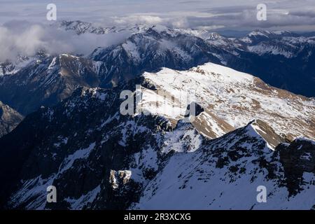 ascenso al pico Robiñera, Huesca, Aragón, cordillera de los Pirineos, Spain. Stock Photo